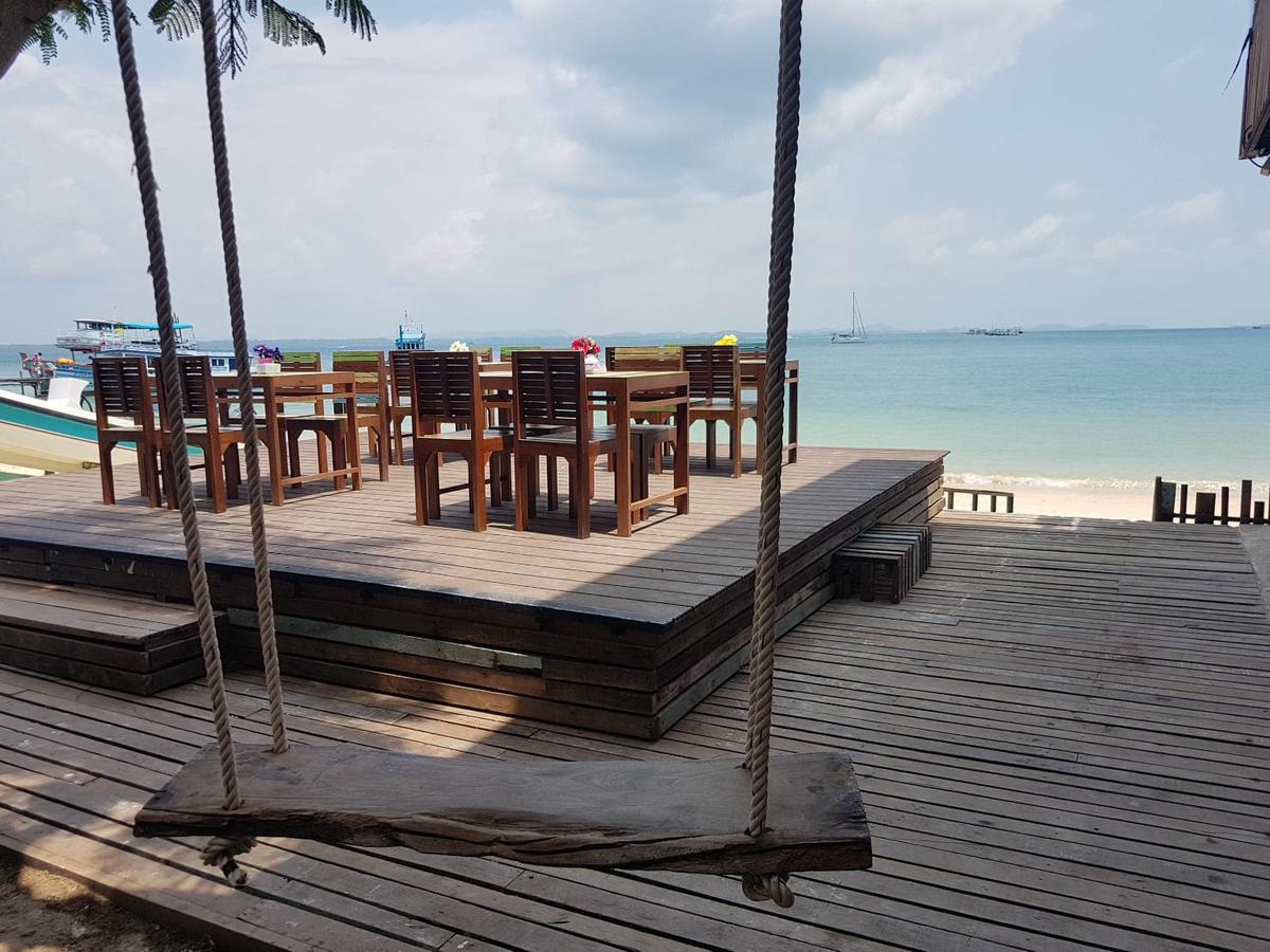 Готель Baan Rom Talay Made' Koh Samet Екстер'єр фото