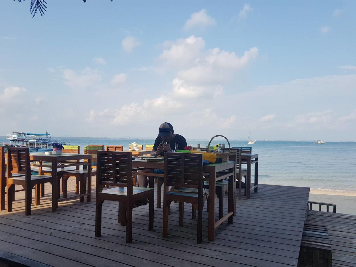 Готель Baan Rom Talay Made' Koh Samet Екстер'єр фото